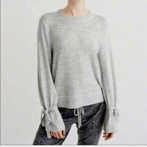 Abercrombie & Fitch Striped Gray White Women's Sweater Size Small